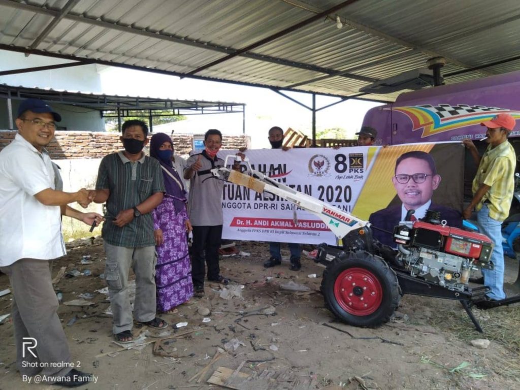 Legislator PKS Serahkan Bantuan Alat Mesin Pertanian ke Kabupaten Bulukumba